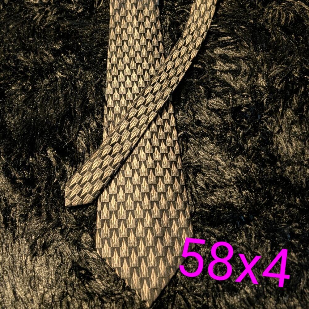 Vintage Handmade VanHeusen 100% Silk Neck Tie 58"X4" Classic Mad Men